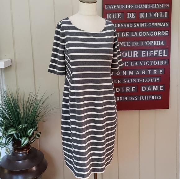 Old Navy Dresses & Skirts - Old Navy | M gray white striped short sleeve dress
